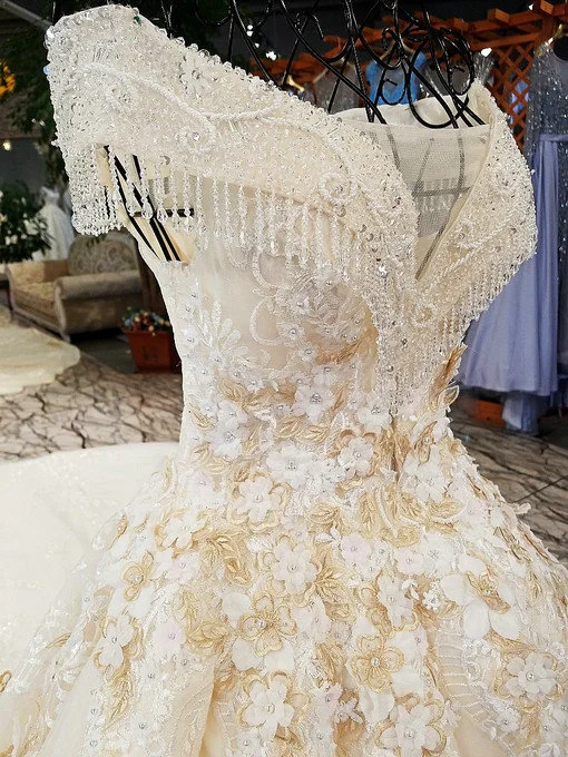 White and gold on sale wedding dress plus size