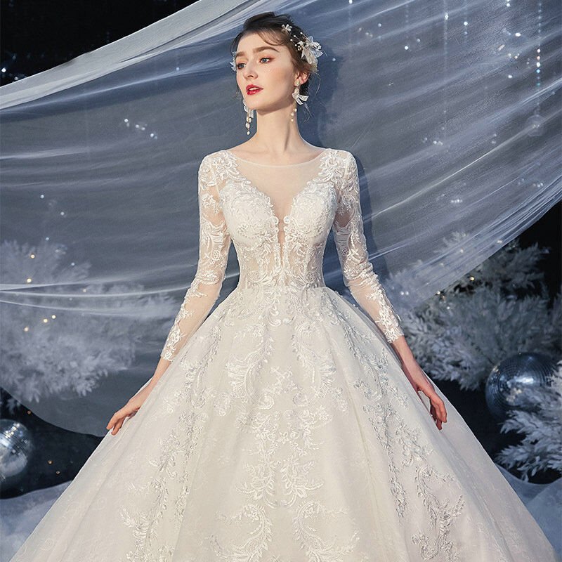 long-sleeve-ball-gown-wedding-dress-v-neck-lace-with-train